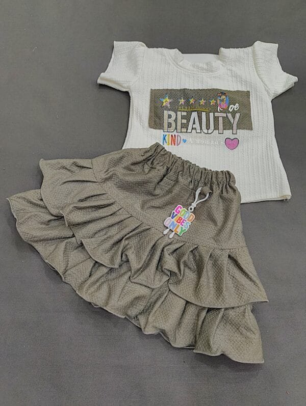 Stylish Baby Girl Skirt & T-Shirt Set – Size 3 to 6 Months