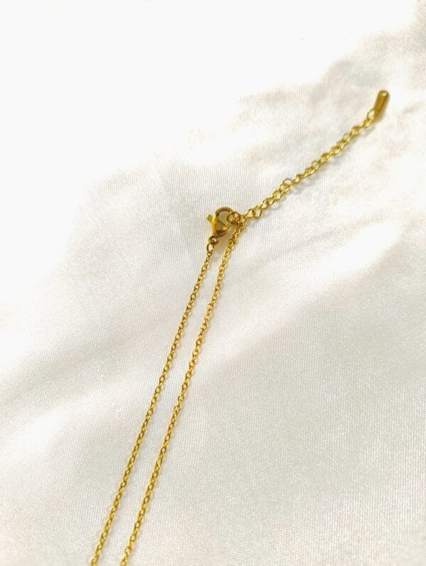 18K Gold Tone Anti Tarnish Floral Chain Necklace - Image 7