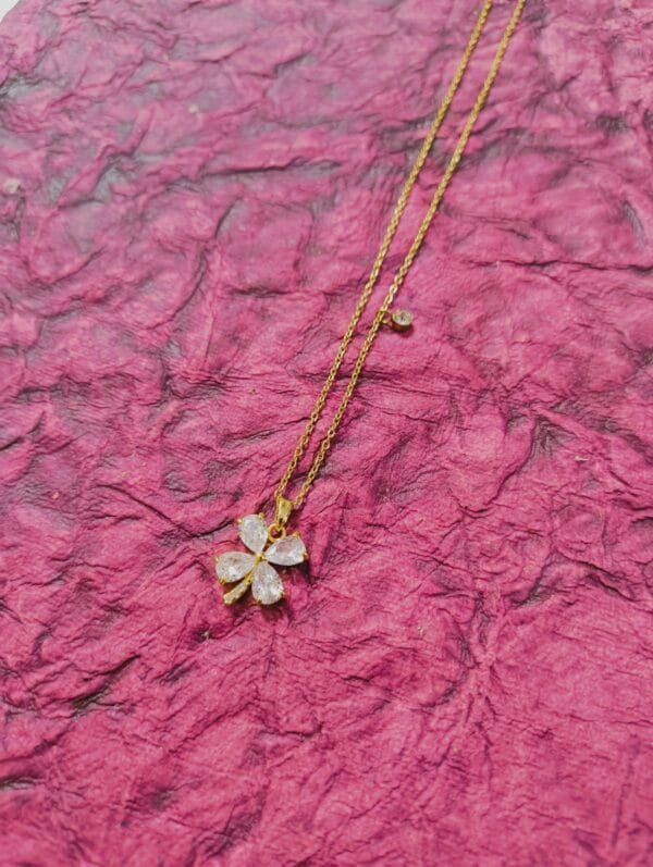 18K Gold Tone Anti Tarnish Floral Chain Necklace