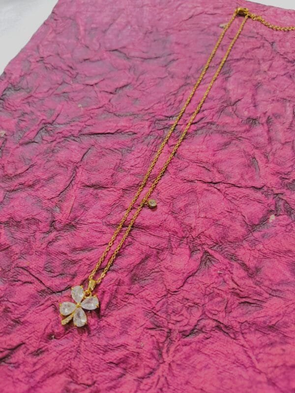 18K Gold Tone Anti Tarnish Floral Chain Necklace